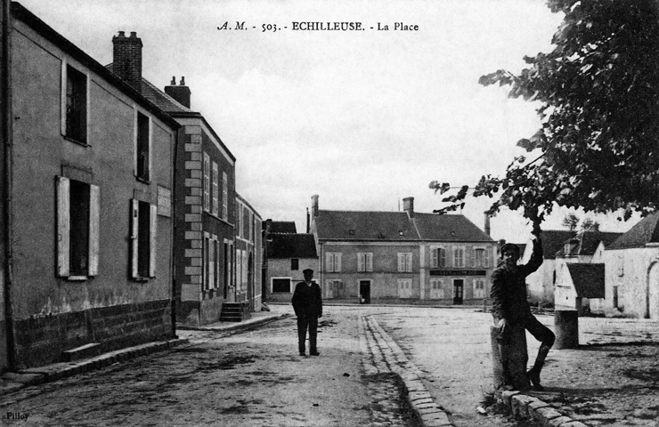 Arrivé à la place de l'église par la Grand Rue