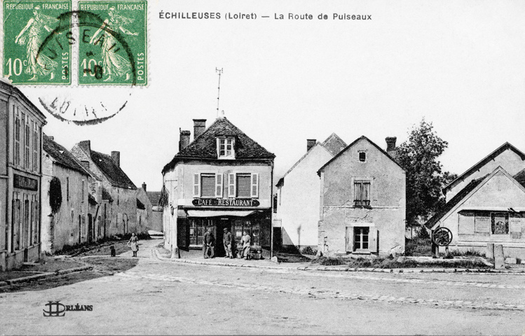 Les deux cafés de la place de l'église