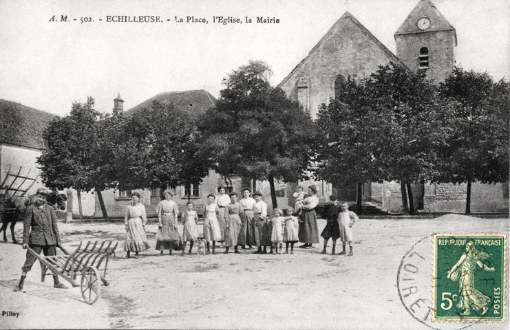 Place de l'église. Carte postée en 1911
