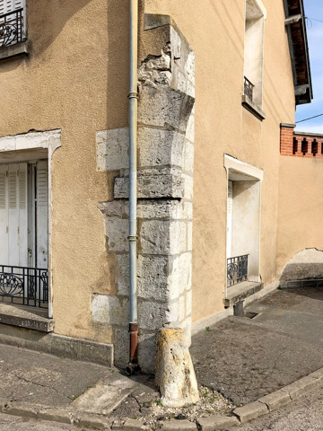Vestige de la Porte du Château de la recette